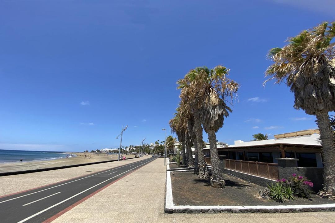 La Casa De La Playa Villa Puerto del Carmen  Buitenkant foto