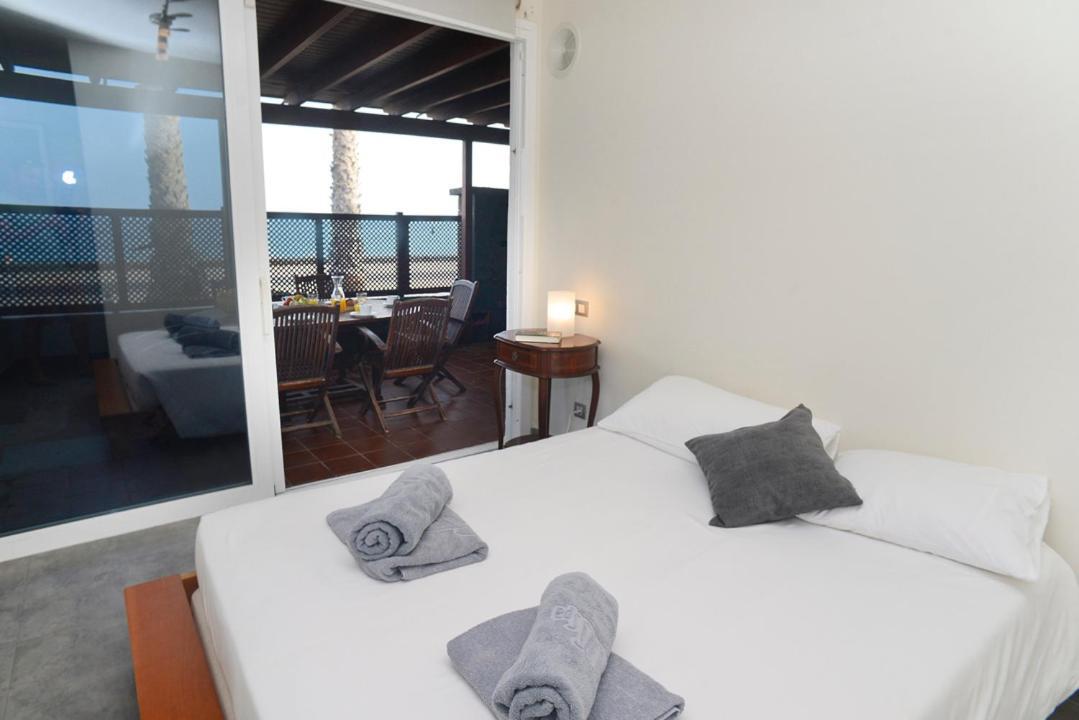 La Casa De La Playa Villa Puerto del Carmen  Buitenkant foto